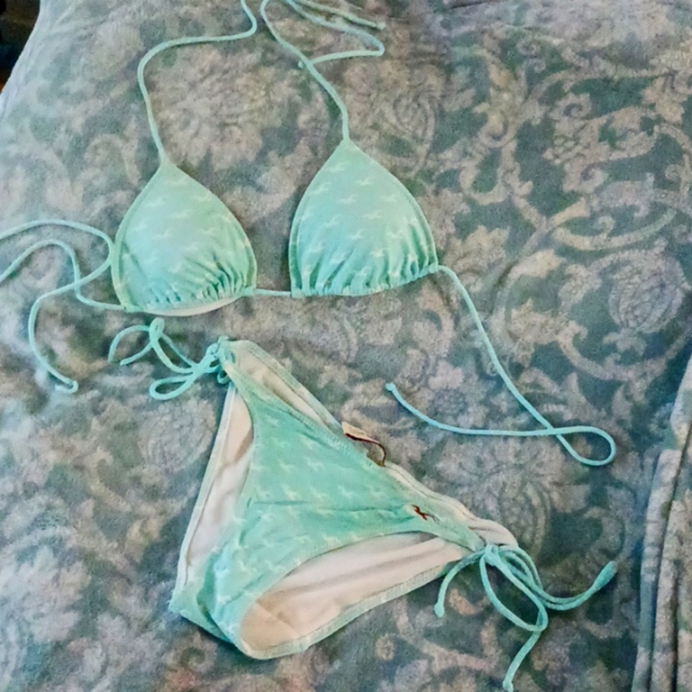 💙🤍  MOVING SALE!!!                Hollister String Bikini